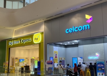 Pelanggan Celcom kini boleh pergi ke Digi Store, dan sebaliknya, untuk berurusan.