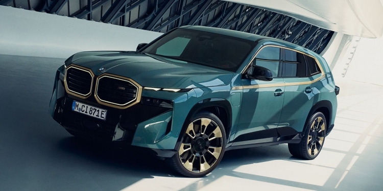 BMW XM dilancar untuk pasaran Malaysia pada harga setara 20 Perodua Ativa