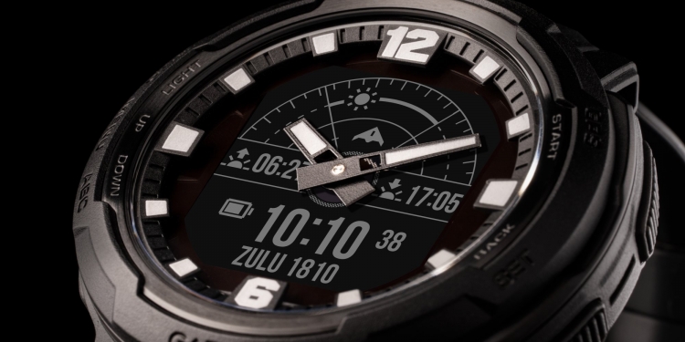 Garmin Instinct Crossover, jam pintar kecergasan dengan jarum analog tahan lasak