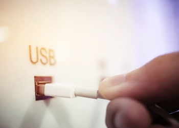 Berwaspadalah guna pengecas USB di lapangan terbang untuk elak risiko digodam