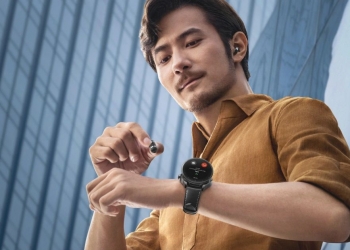 Huawei Watch Buds boleh didapati di Malaysia pada harga RM2,199