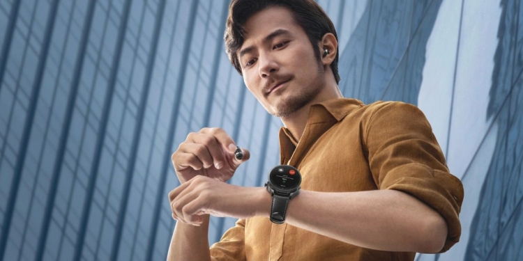 Huawei Watch Buds boleh didapati di Malaysia pada harga RM2,199