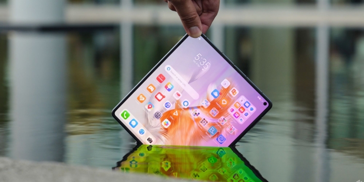 Huawei Mate X3 Malaysia: Akhirnya boleh duduk sebaris dengan Galaxy Z Fold 4, harganya RM8,888