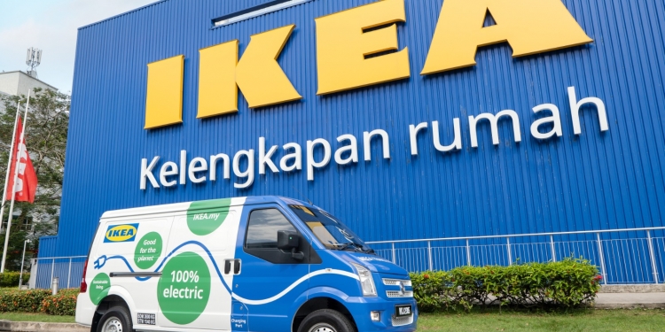 IKEA Damansara guna van EV untuk hantar perabot anda ke sekitar daerah Petaling
