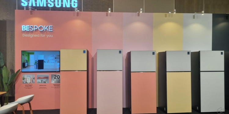 Samsung BESPOKE Refrigerator: Peti sejuk pintar dan jimat tenaga, kini ada pembeku di atas