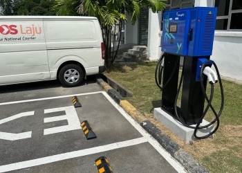 Selain pos barang, anda boleh cas EV di enam pejabat Pos Malaysia secara percuma bulan ini