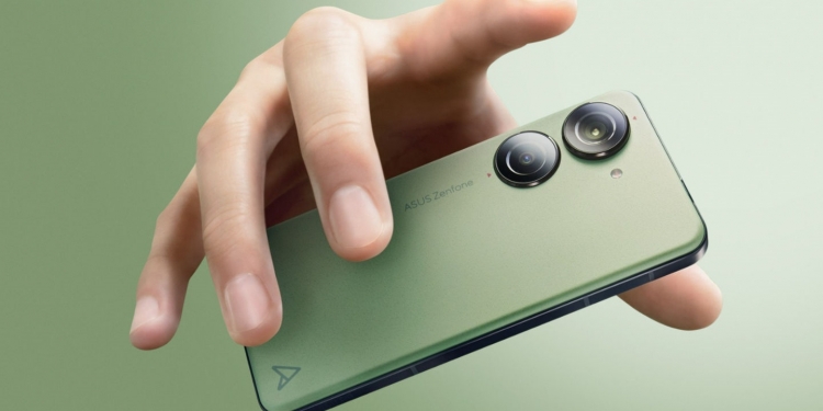 Asus Zenfone 10 kekal kompak kendatipun banyak naik taraf