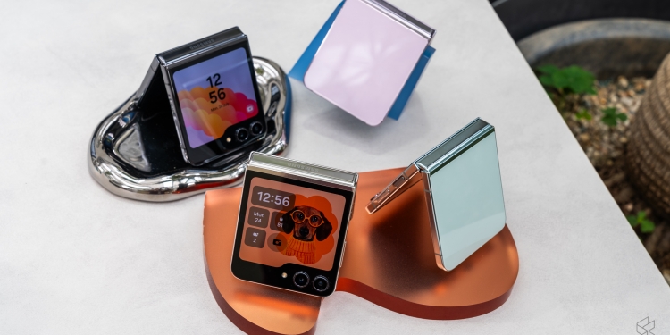Samsung Galaxy Z Flip 5, tak perlu lagi buka skrin untuk guna aplikasi