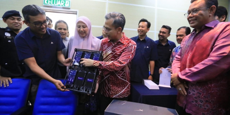 Kenapa lokasi Starlink seterusnya ditentukan oleh Menteri Pendidikan dan Menteri Kesihatan?