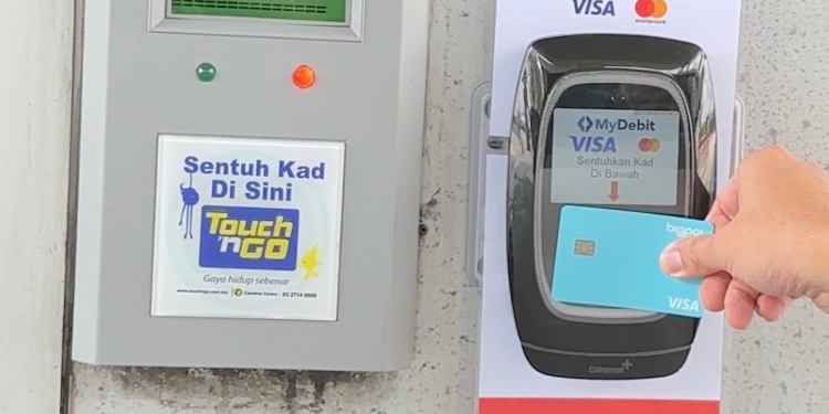 Lebuhraya MEX: Bayar tol guna kad kredit, Samsung Pay atau Apple Pay lagi cepat dari Touch n Go?