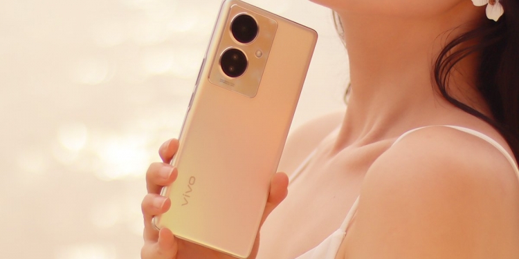 Skrin OLED melengkung serta kamera 64MP OIS tak sampai RM1,500? Hanya dengan vivo Y78 5G