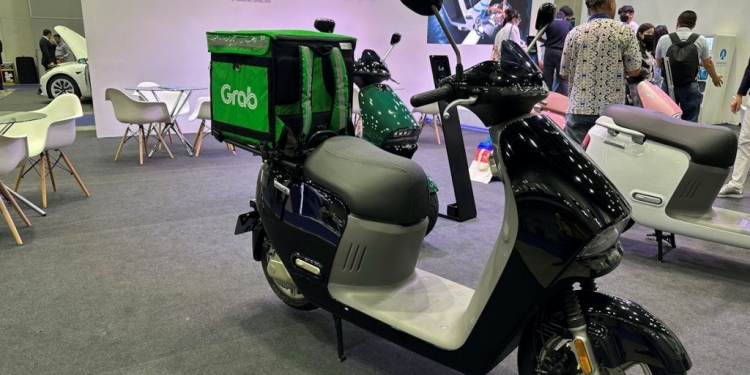 Pengeluar Blueshark R1 sasar 80,000 rider Grab tukar ke skuter elektrik, pakej potongan harga disediakan