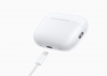 AirPods Pro 2 kini hadir dengan port USB-C, bersama fitur Adaptive Audio baru