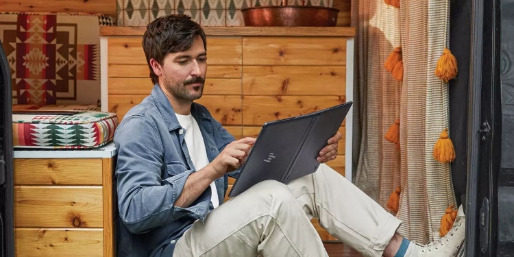 HP Spectre Foldable, laptop boleh lipat ternipis dunia, harga lebih RM20,000