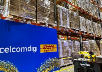 CelcomDigi dan DHL pamer gudang yang diperkasa robot berautonomi dan 5G pertama di Malaysia