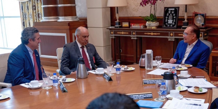 BlackBerry berminat buka Pusat Keselamatan Siber pertama Asia Pasifik di Malaysia