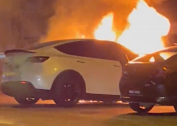 Tesla Model Y dirakam terbakar di Puchong