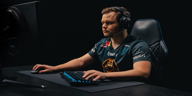Tetikus & papan kekunci Logitech G PRO X ini sesuai untuk kaki gamers yang mahukan produk premium