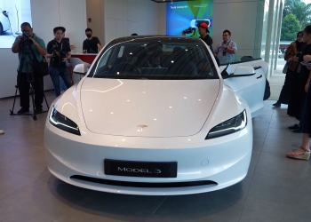 Kapal kargo membawa 1,200 Tesla Model 3 dijangka tiba di Malaysia minggu ini