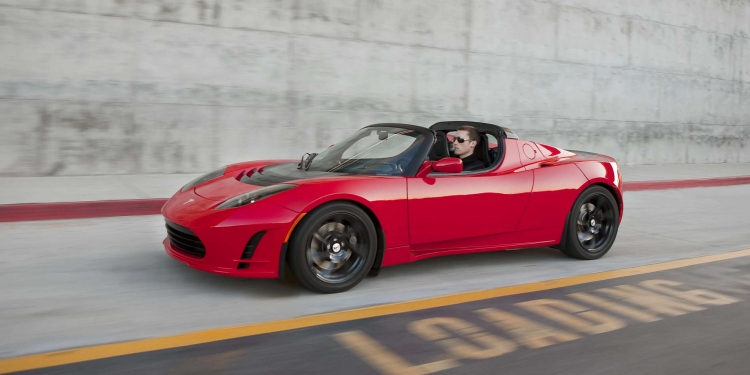 Anda boleh bina Tesla Roadster di rumah, Elon Musk sediakan manualnya