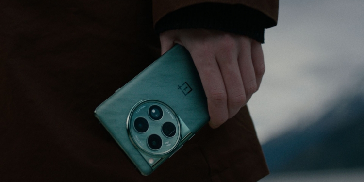 Rupa rasmi OnePlus 12 memperlihatkan rekaan sangat dikenali