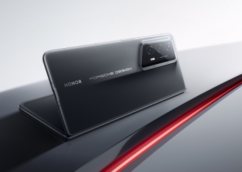 Honor lancar Magic V2 RSR hasil kerja sama Porsche pada harga lebih RM10,000