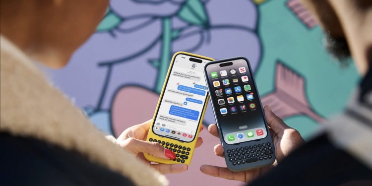 240107 Clicks QWERTY iPhone