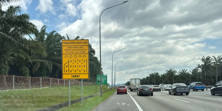 Apakah itu Smart Lane PLUS? Pemandu Malaysia tahu cara menggunanya?