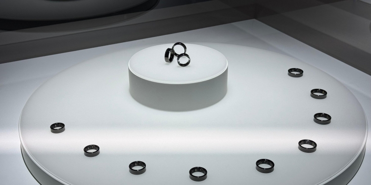 [MWC 2024] Samsung dedah rupa Galaxy Ring, akan ada fungsi penjejakan tidur