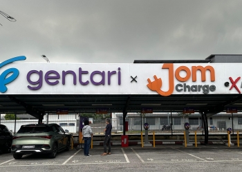 Boleh tak charge EV sewaktu hujan? Kami ujinya