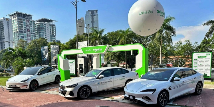 Schneider Electric lancar pengecas EV DC 180k, unit pertama di Plaza Jaya 33