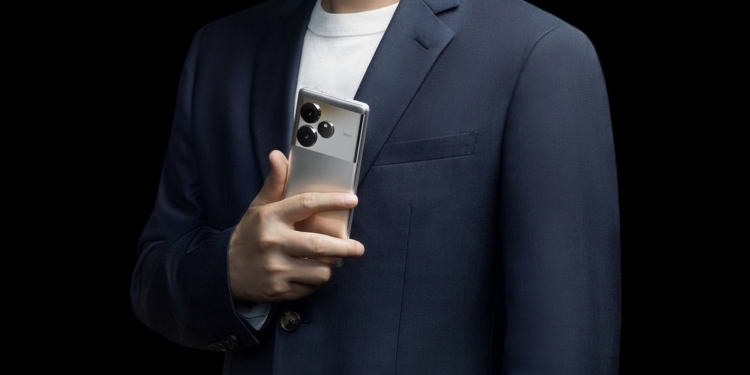Realme GT 6 akan dikuasakan NEXT AI & cip flagship Qualcomm