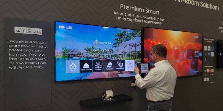 Samsung umum TV hotel mereka kini sokong Apple AirPlay