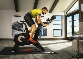 Garmin Tacx NEO Bike Plus, berbasikal dalam rumah seperti pengalaman sebenar