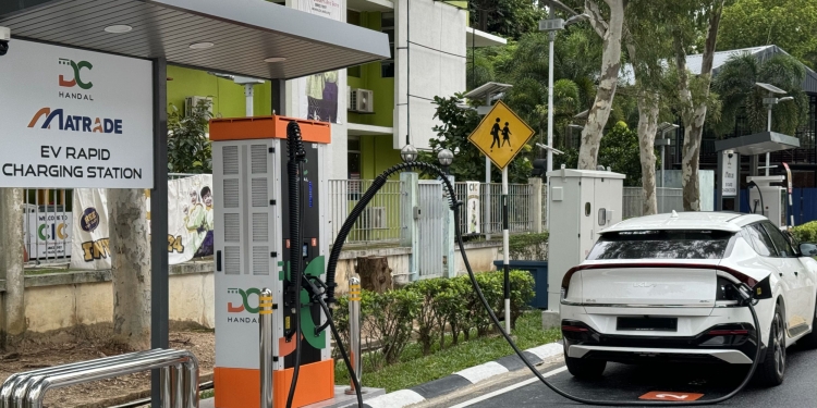 DC Handal aktifkan pengecas 200kW di Menara Matrade, RM1.30/kWh