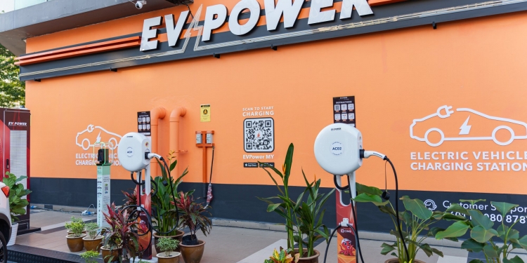 EVPower lancar pengecas pantas DC 120kW di Johor Bahru, diskaun untuk pengguna CIMB