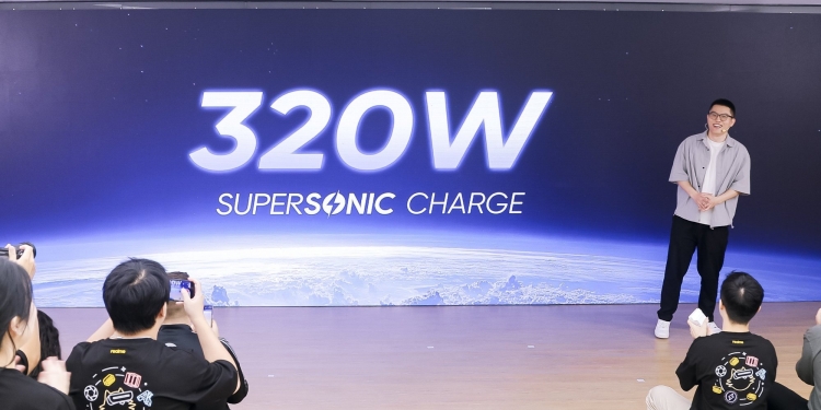 Ini rahsia Realme SUPERSONIC Charge 320W, cas penuh bateri telefon dalam 4 minit sahaja