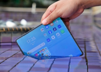 Honor Magic V3: Ternipis dalam kelasnya dan kini boleh selam air