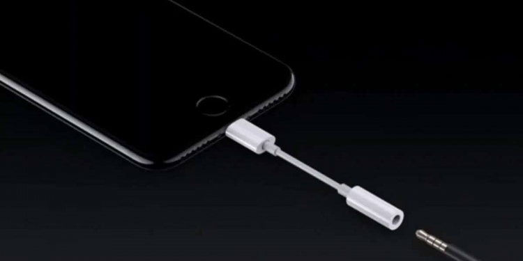 Apple henti jual adapter Lightning ke audio 3.5mm