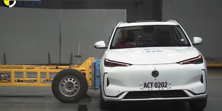 Proton e.MAS 7 terima penarafan 5 bintang ASEAN NCAP