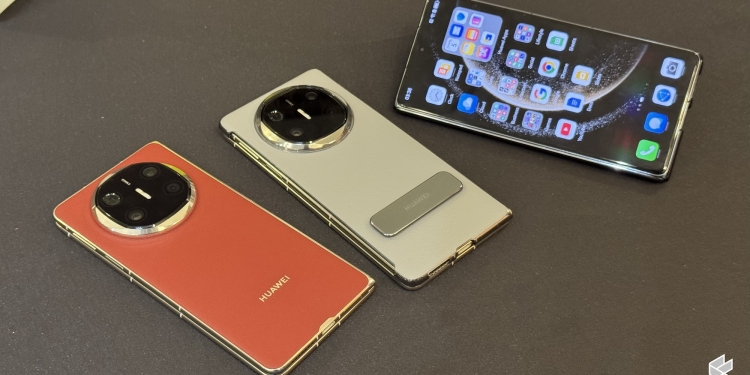 Huawei Mate X6: Bateri lebih besar 5,110mAh & rekaan lebih nipis, harga RM8,688