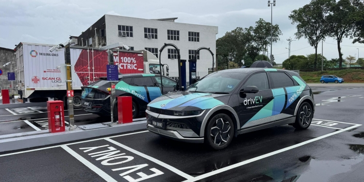 ChargEV sediakan pengecas DC 400kW di Tangkak, hab pengecasan pertama untuk lori elektrik