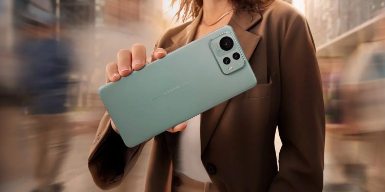 Asus Zenfone 12 Ultra: Diperkasa Snapdragon 8 Elite, skrin 144Hz dan penstabilan gimbal lebih baik