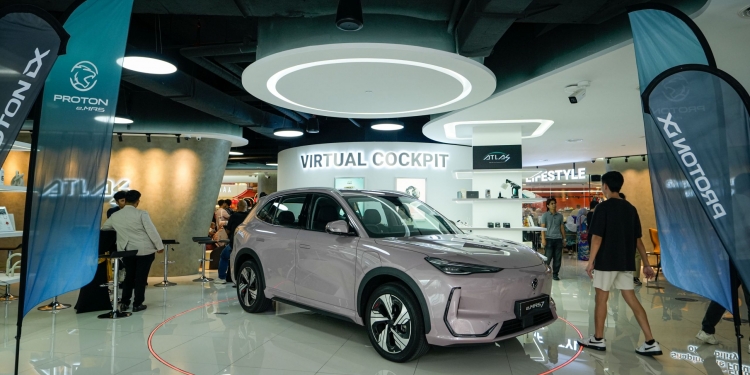 Pro-Net hoskan sesi pertemuan pertama dengan pemilik Proton e.MAS 7