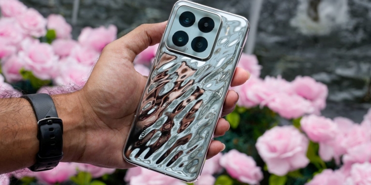 Xiaomi 15 Malaysia: Flagship kompak berkuasa Snapdragon 8 Elite dan bateri besar 5,240mAh