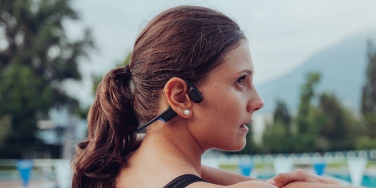 Suunto Aqua Light, fon telinga konduksi tulang ringan dan kalis air IP68, harga RM699