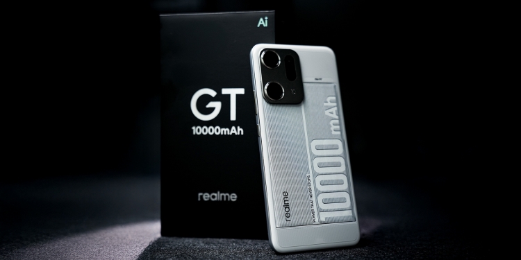 Realme perkenal telefon konsep dengan bateri 10,000mAh dalam badan senipis 8.5mm