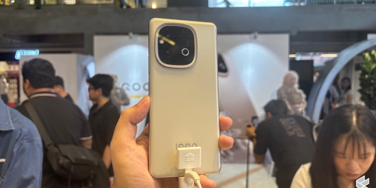 iQoo Neo 10 Malaysia: Pertama guna cip Snapdragon 8s Gen 4 & ada bateri besar 7,000mAh