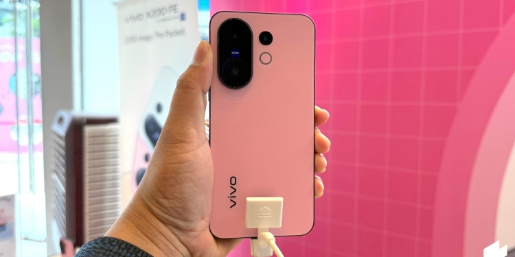 Vivo X200 FE Malaysia: Flagship kompak dengan Dimensity 9300+ & kamera Zeiss 50MP, dari RM2,999