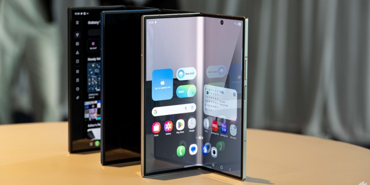 Samsung Galaxy Z Fold 7: Lebih nipis, lebih besar dan kamera utama kini 200MP